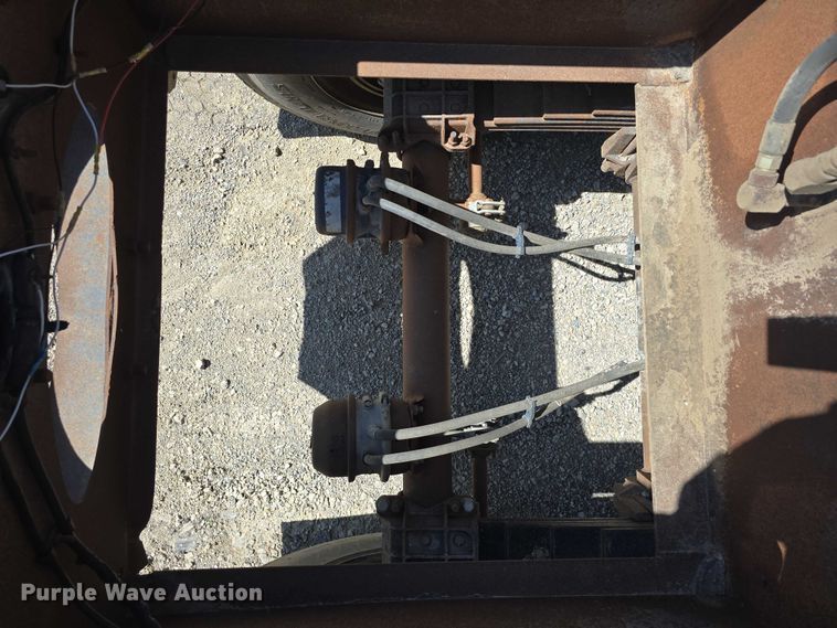 image for item DT6856 1997 Circle R Inc. 34HSD side dump trailer