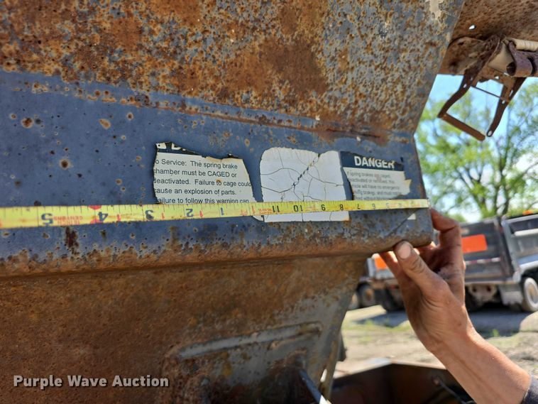 image for item DT6856 1997 Circle R Inc. 34HSD side dump trailer