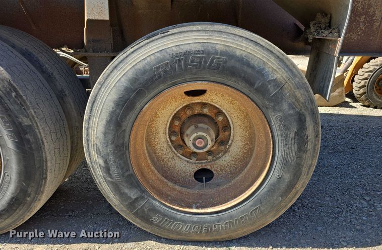 image for item DT6856 1997 Circle R Inc. 34HSD side dump trailer