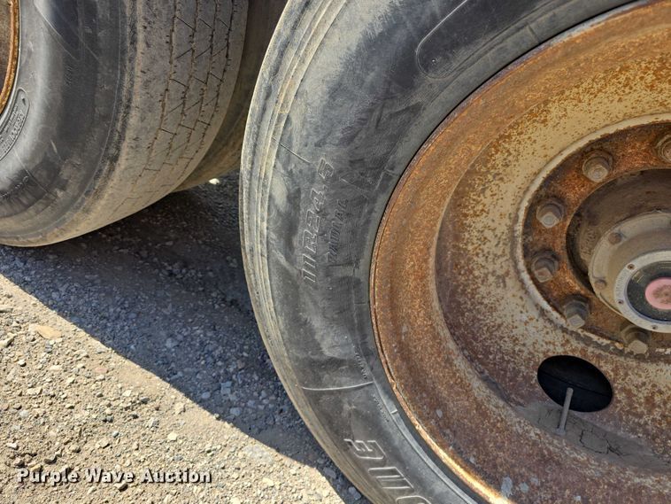 image for item DT6856 1997 Circle R Inc. 34HSD side dump trailer