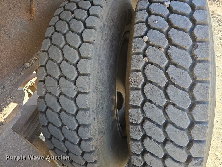 image for item DT6856 1997 Circle R Inc. 34HSD side dump trailer