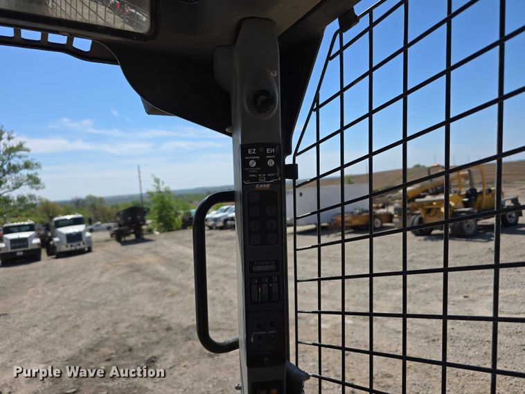 image for item DT6858 2018 Case SR240 skid steer loader