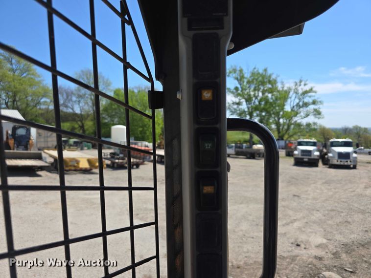 image for item DT6858 2018 Case SR240 skid steer loader