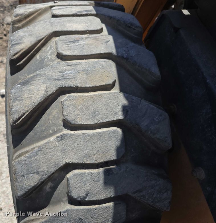 image for item DT6858 2018 Case SR240 skid steer loader