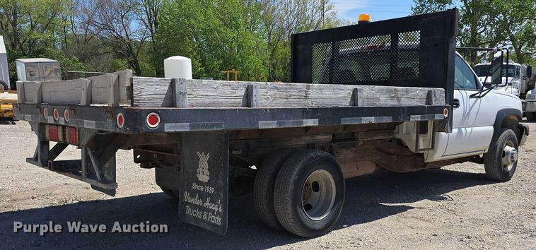 image for item DT6859 2005 Chevrolet Silverado 3500 dump flatbed pickup truck