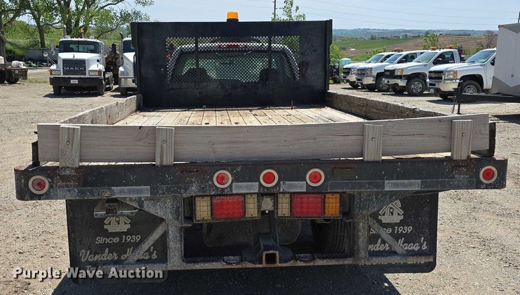 image for item DT6859 2005 Chevrolet Silverado 3500 dump flatbed pickup truck