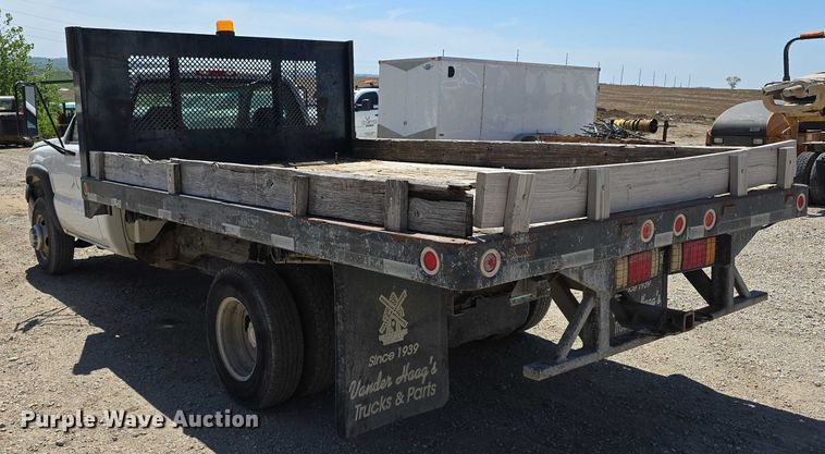 image for item DT6859 2005 Chevrolet Silverado 3500 dump flatbed pickup truck