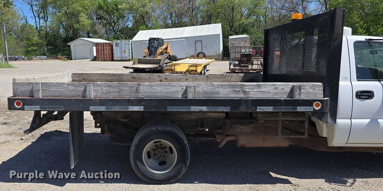 image for item DT6859 2005 Chevrolet Silverado 3500 dump flatbed pickup truck