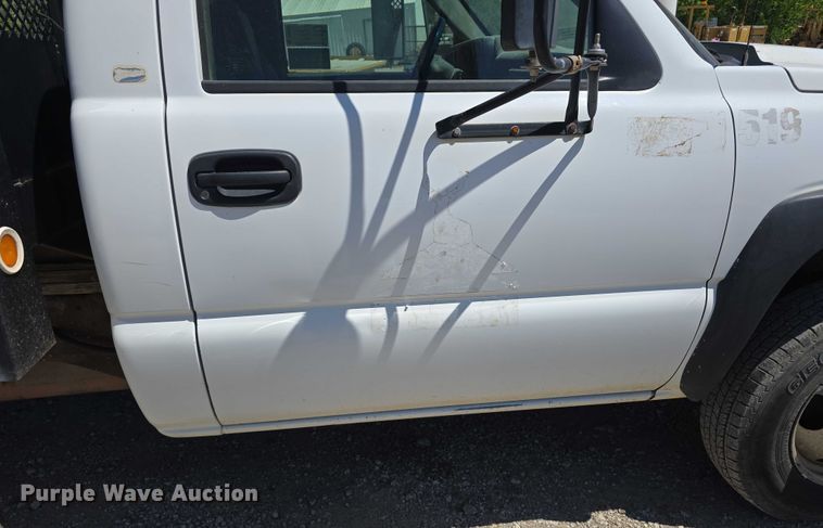 image for item DT6859 2005 Chevrolet Silverado 3500 dump flatbed pickup truck