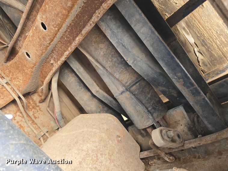 image for item DT6859 2005 Chevrolet Silverado 3500 dump flatbed pickup truck