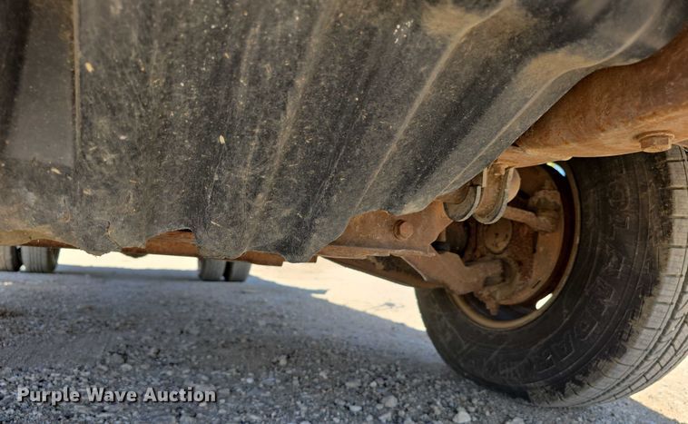 image for item DT6859 2005 Chevrolet Silverado 3500 dump flatbed pickup truck