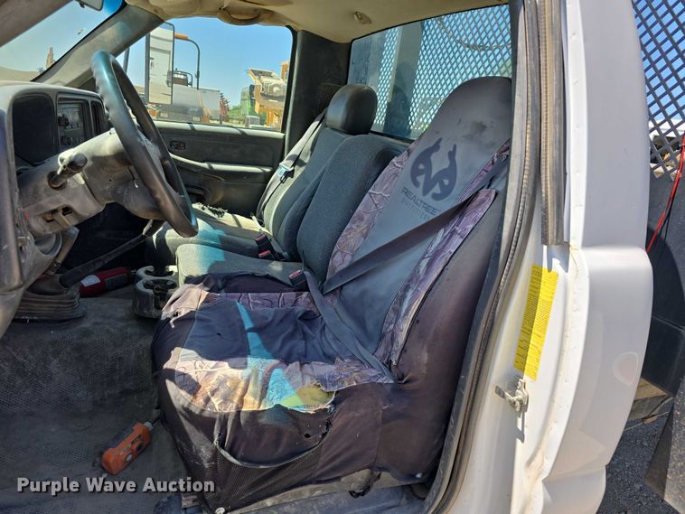 image for item DT6859 2005 Chevrolet Silverado 3500 dump flatbed pickup truck