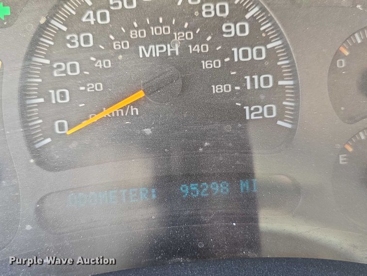 image for item DT6859 2005 Chevrolet Silverado 3500 dump flatbed pickup truck