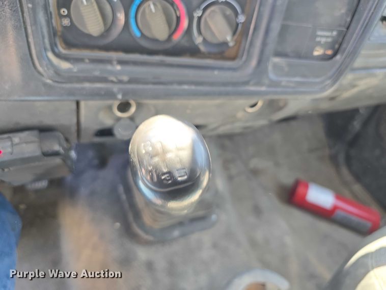 image for item DT6859 2005 Chevrolet Silverado 3500 dump flatbed pickup truck