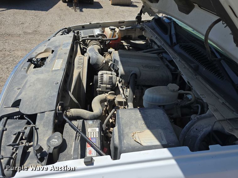 image for item DT6859 2005 Chevrolet Silverado 3500 dump flatbed pickup truck