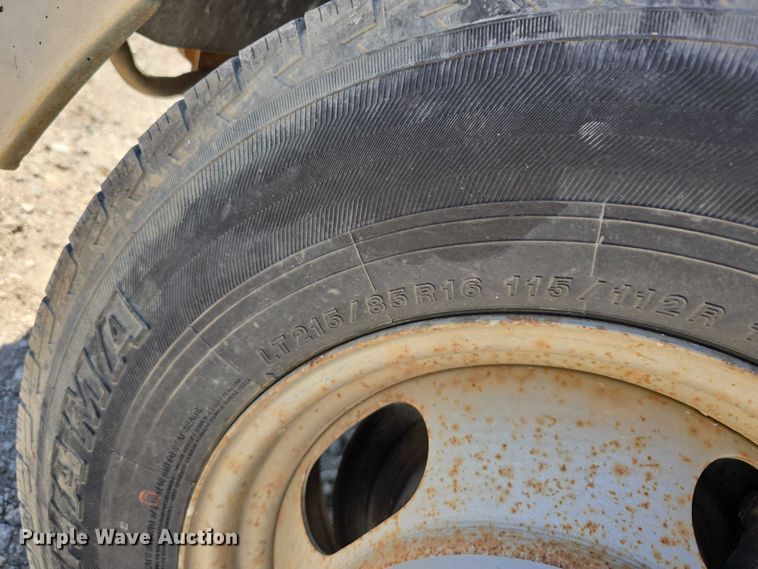 image for item DT6859 2005 Chevrolet Silverado 3500 dump flatbed pickup truck