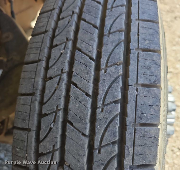 image for item DT6859 2005 Chevrolet Silverado 3500 dump flatbed pickup truck