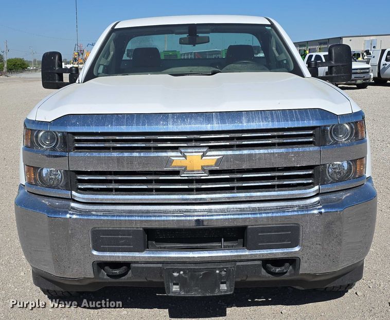 image for item DT6865 2015 Chevrolet Silverado 3500HD  utility bed pickup truck