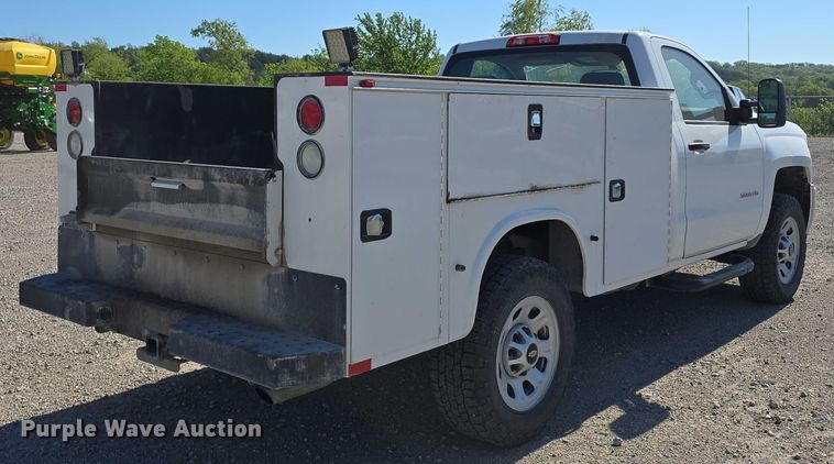 image for item DT6865 2015 Chevrolet Silverado 3500HD  utility bed pickup truck