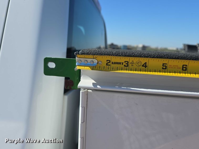 image for item DT6865 2015 Chevrolet Silverado 3500HD  utility bed pickup truck