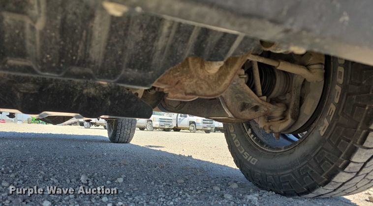 image for item DT6865 2015 Chevrolet Silverado 3500HD  utility bed pickup truck