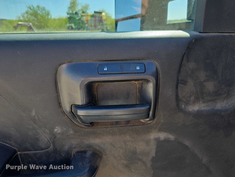 image for item DT6865 2015 Chevrolet Silverado 3500HD  utility bed pickup truck