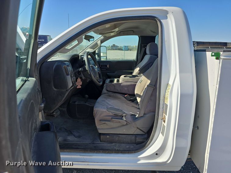 image for item DT6865 2015 Chevrolet Silverado 3500HD  utility bed pickup truck