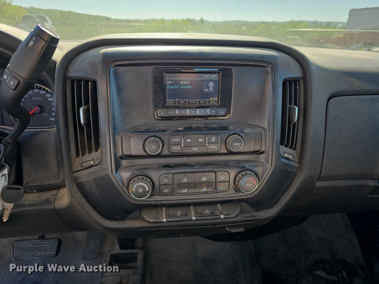 image for item DT6865 2015 Chevrolet Silverado 3500HD  utility bed pickup truck