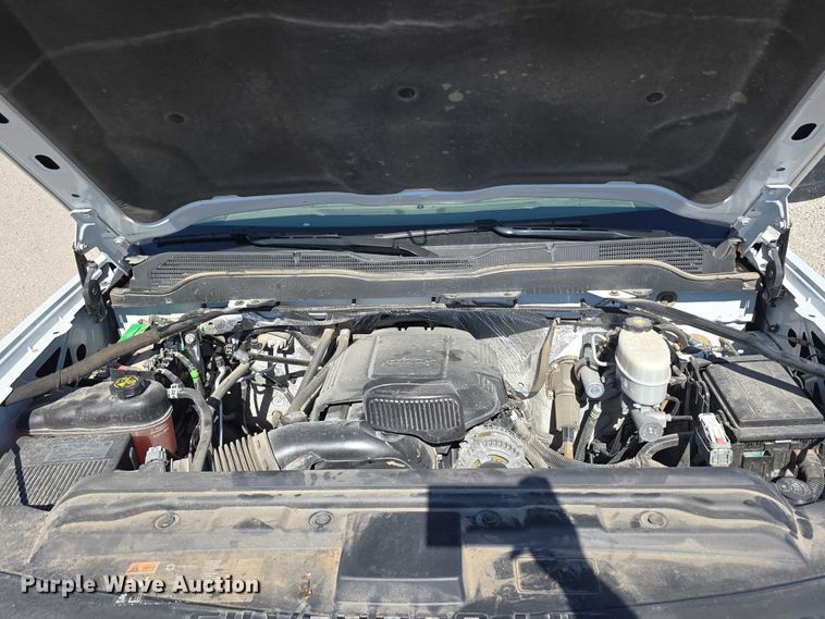 image for item DT6865 2015 Chevrolet Silverado 3500HD  utility bed pickup truck