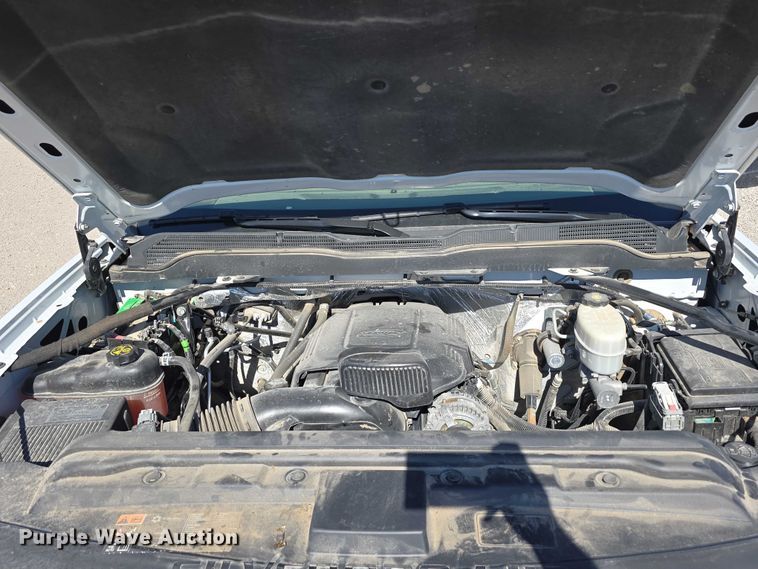 image for item DT6865 2015 Chevrolet Silverado 3500HD  utility bed pickup truck