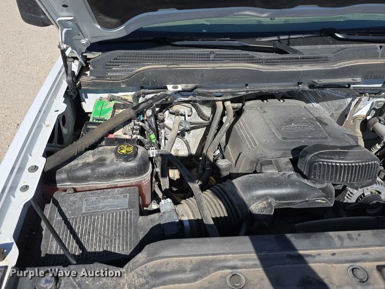 image for item DT6865 2015 Chevrolet Silverado 3500HD  utility bed pickup truck