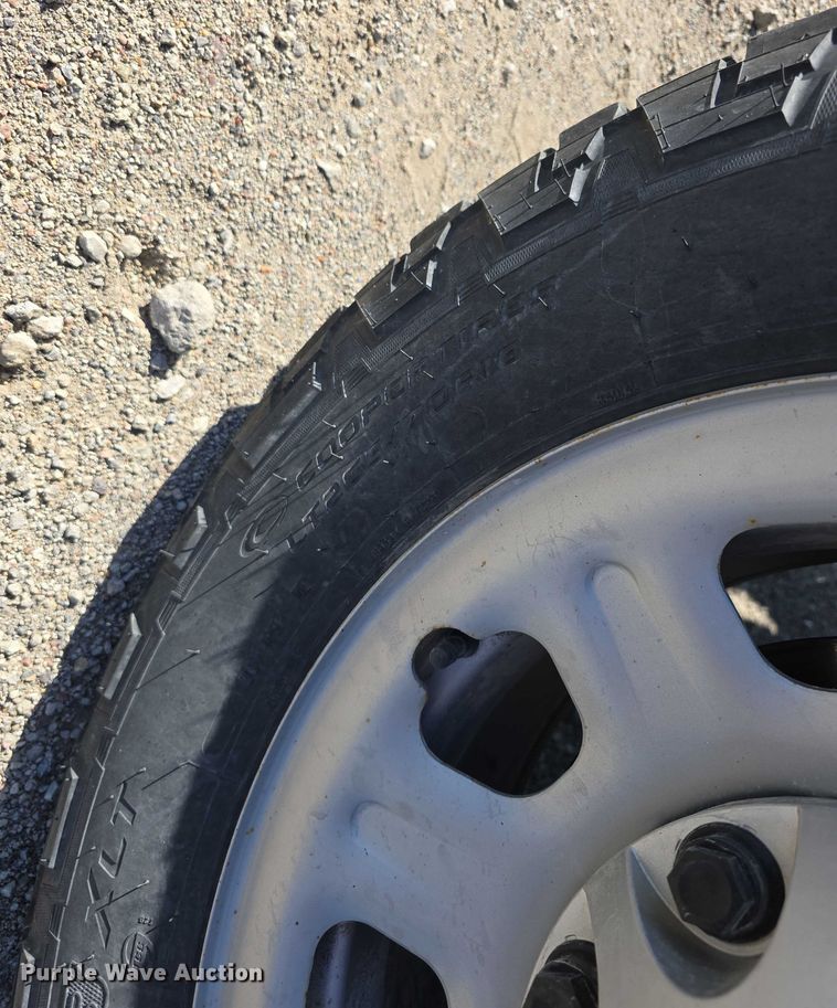 image for item DT6865 2015 Chevrolet Silverado 3500HD  utility bed pickup truck