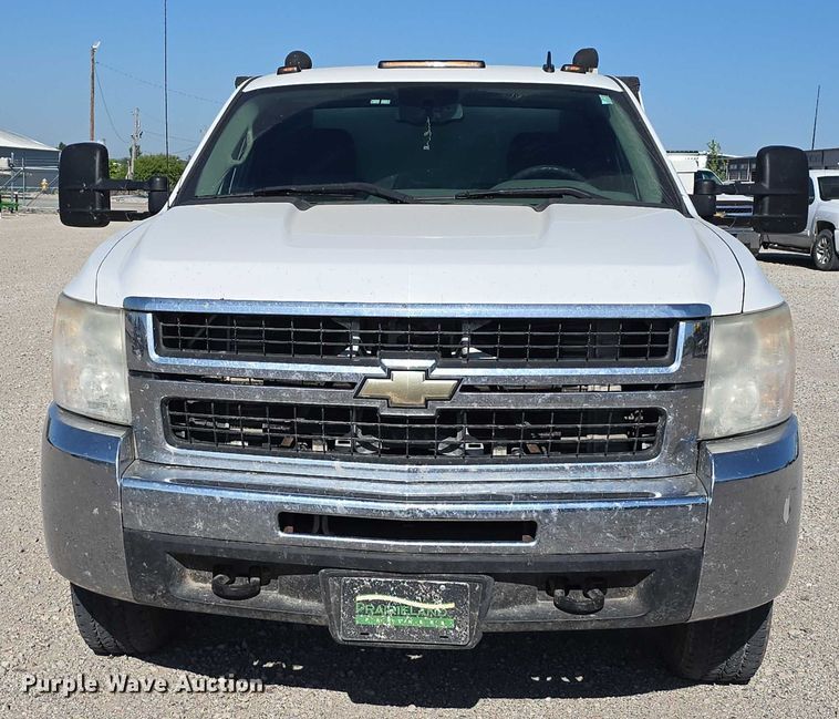 image for item DT6866 2008 Chevrolet Silverado 3500HD utility bed pickup truck