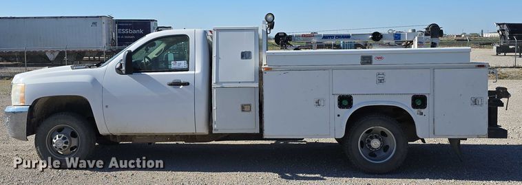 image for item DT6866 2008 Chevrolet Silverado 3500HD utility bed pickup truck