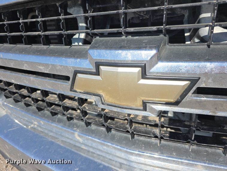 image for item DT6866 2008 Chevrolet Silverado 3500HD utility bed pickup truck