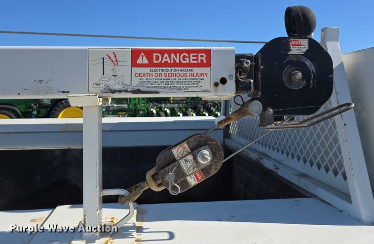 image for item DT6866 2008 Chevrolet Silverado 3500HD utility bed pickup truck