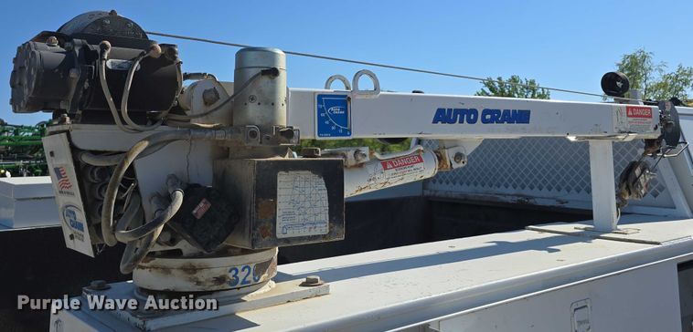 image for item DT6866 2008 Chevrolet Silverado 3500HD utility bed pickup truck