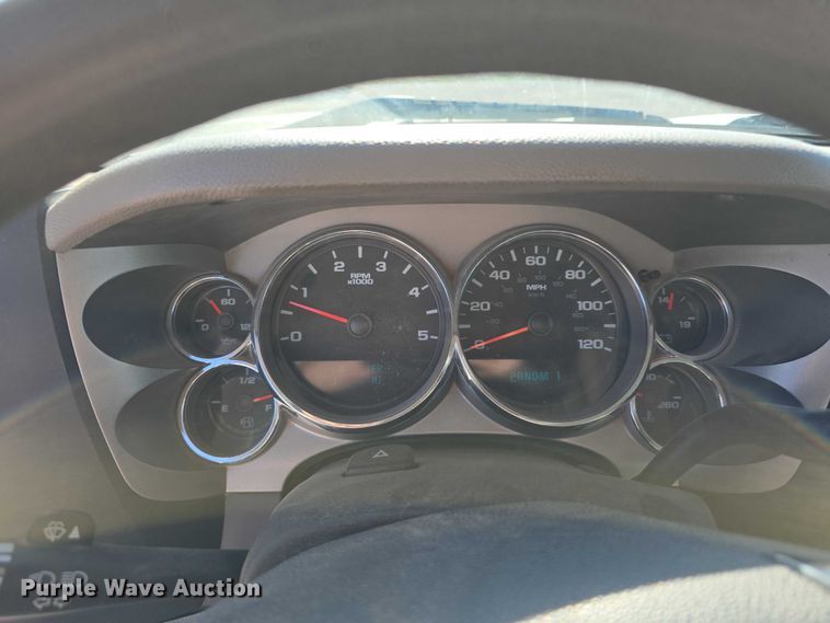 image for item DT6866 2008 Chevrolet Silverado 3500HD utility bed pickup truck