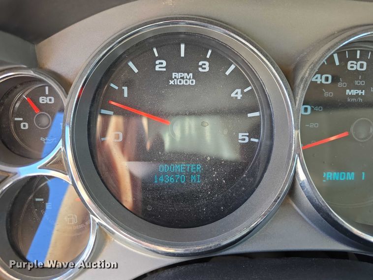 image for item DT6866 2008 Chevrolet Silverado 3500HD utility bed pickup truck