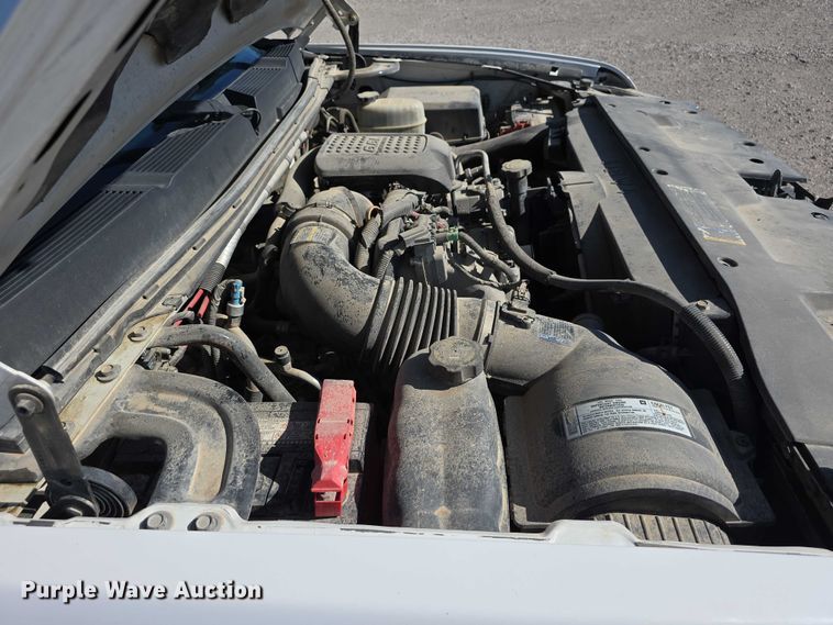 image for item DT6866 2008 Chevrolet Silverado 3500HD utility bed pickup truck