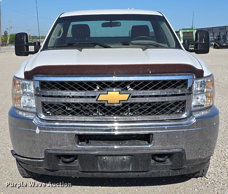 image for item DT6867 2012 Chevrolet Silverado 2500HD utility bed pickup truck