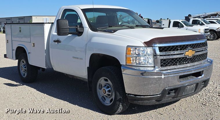 image for item DT6867 2012 Chevrolet Silverado 2500HD utility bed pickup truck