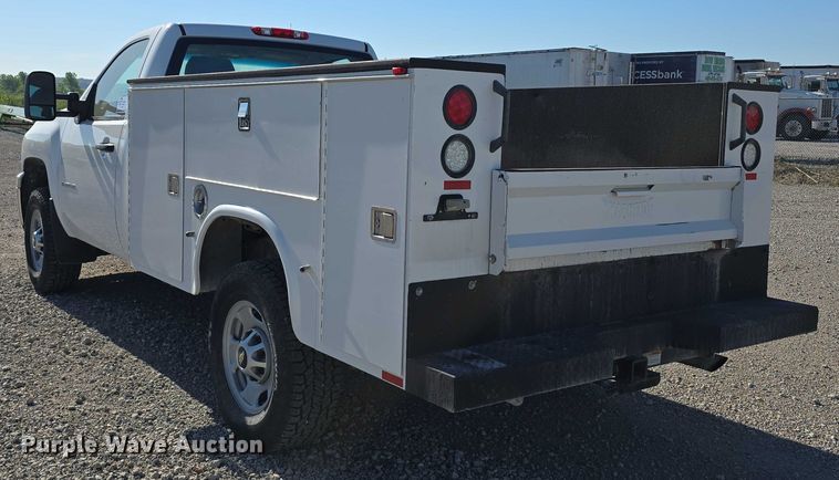 image for item DT6867 2012 Chevrolet Silverado 2500HD utility bed pickup truck