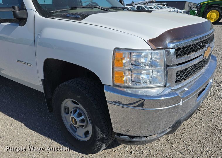 image for item DT6867 2012 Chevrolet Silverado 2500HD utility bed pickup truck