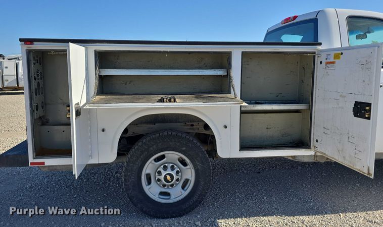 image for item DT6867 2012 Chevrolet Silverado 2500HD utility bed pickup truck