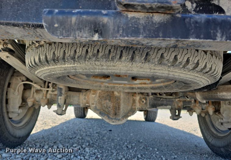 image for item DT6867 2012 Chevrolet Silverado 2500HD utility bed pickup truck