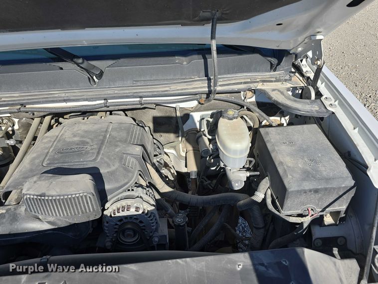 image for item DT6867 2012 Chevrolet Silverado 2500HD utility bed pickup truck