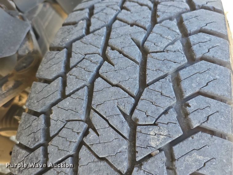 image for item DT6867 2012 Chevrolet Silverado 2500HD utility bed pickup truck