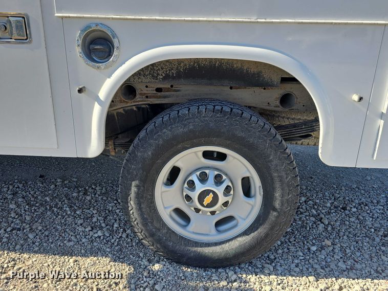 image for item DT6867 2012 Chevrolet Silverado 2500HD utility bed pickup truck