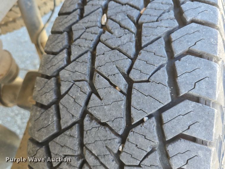 image for item DT6867 2012 Chevrolet Silverado 2500HD utility bed pickup truck